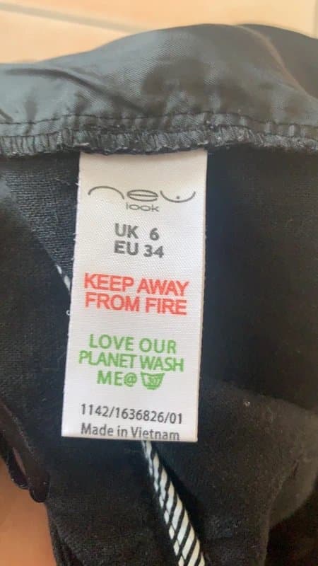 New Look Linen black shorts 60% linen size 6