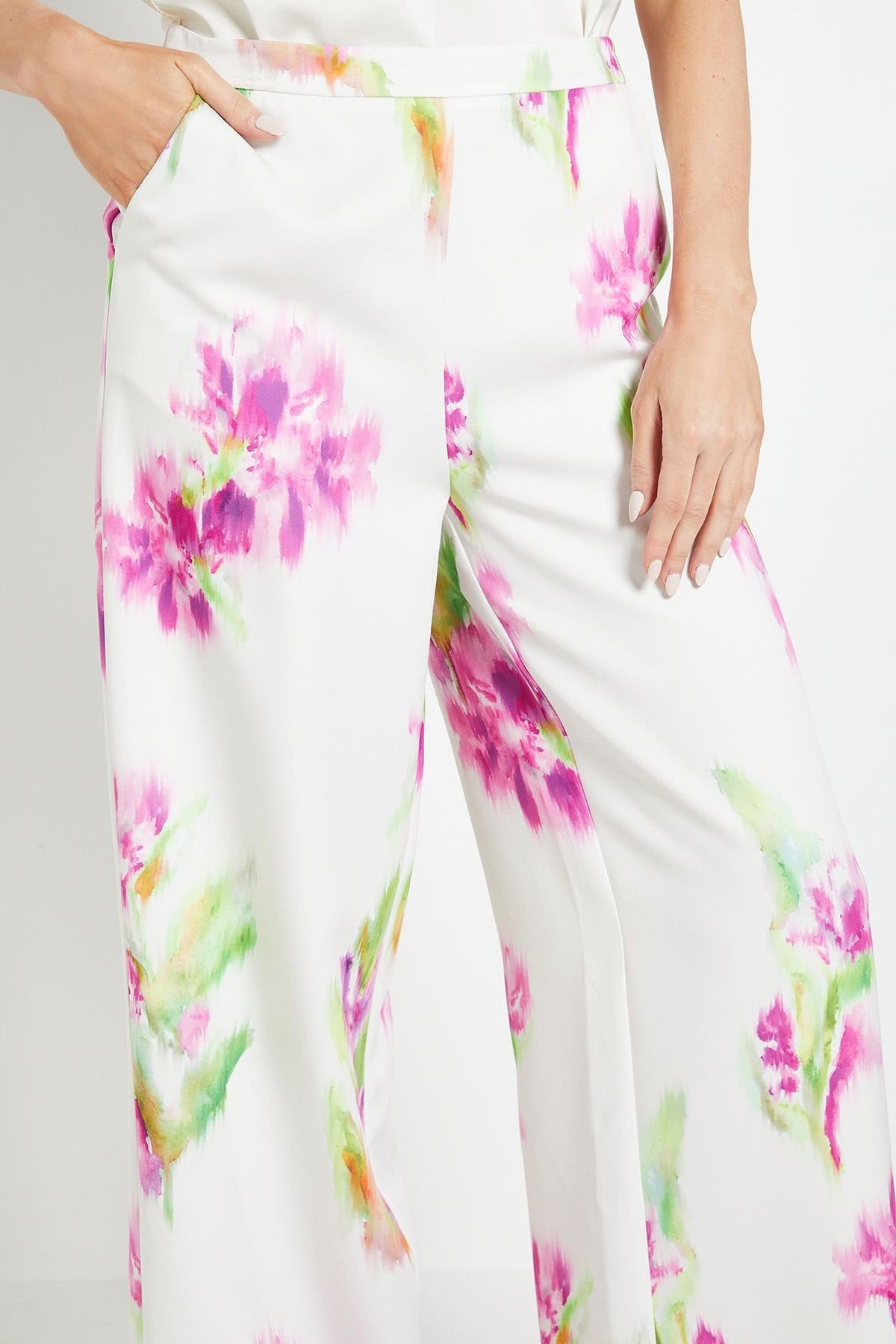 Wallis Wallis Women's Floral Satin Trouser Coord in Ivory - 4