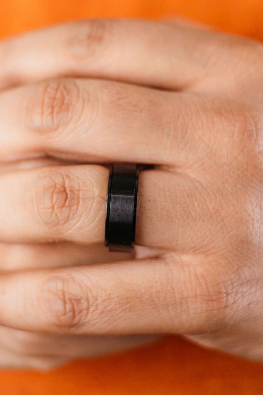 The Colourful Aura The Colourful Aura Men's 8mm Matt Black Engagement Spinner Tungsten Wedding Ring Band