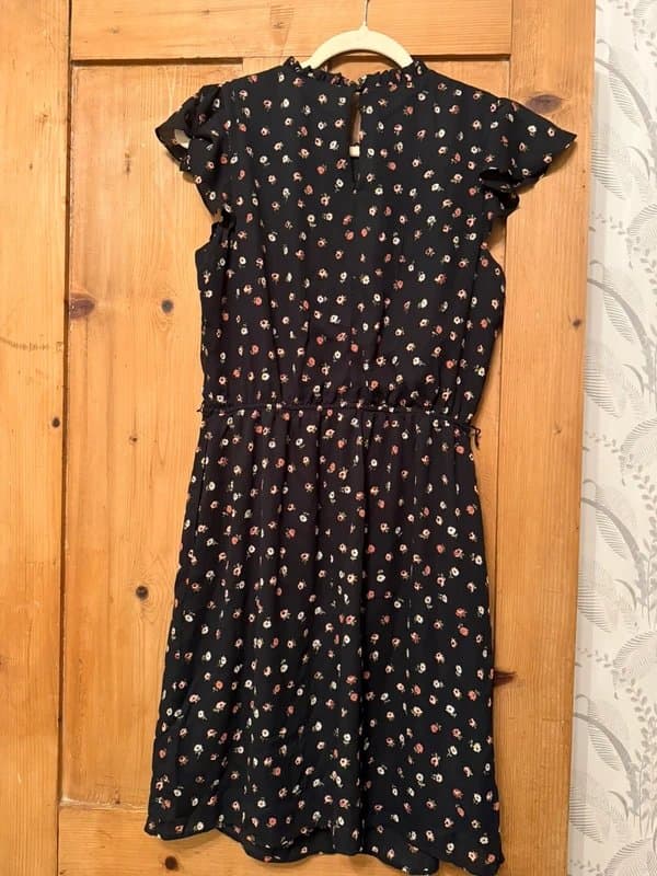 Dunnes Dunnes Black Floral Midi Dress with Pockets – UK 12