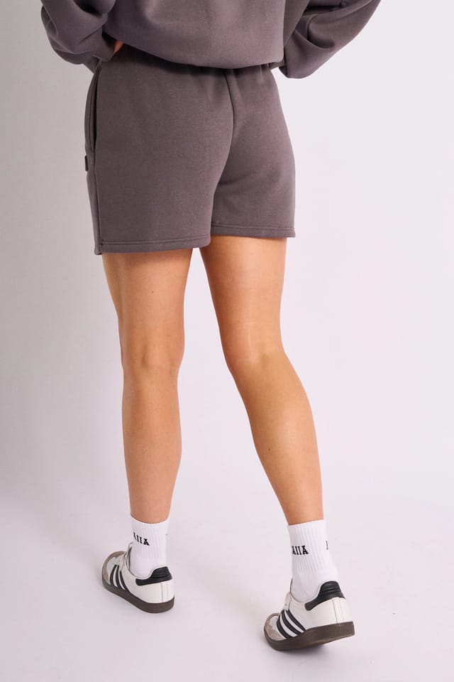 Kaiia Kaiia Embossed Logo Sweat Shorts Dark Grey - 3