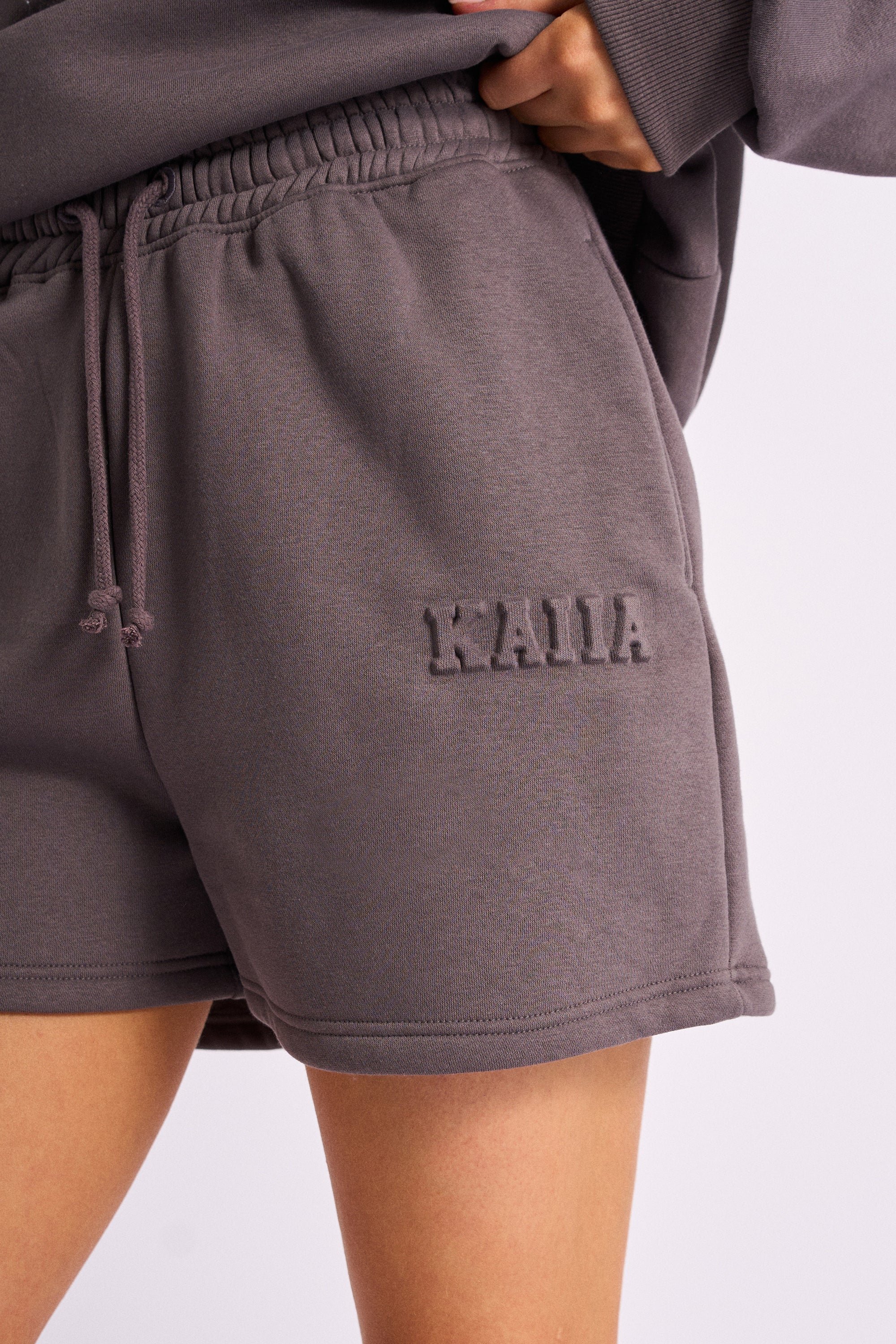 Kaiia Kaiia Embossed Logo Sweat Shorts Dark Grey - 4