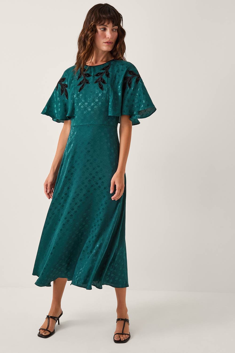 Monsoon Monsoon Women's Bianca Embroidered Floral Cape Midi Dress Green - 4