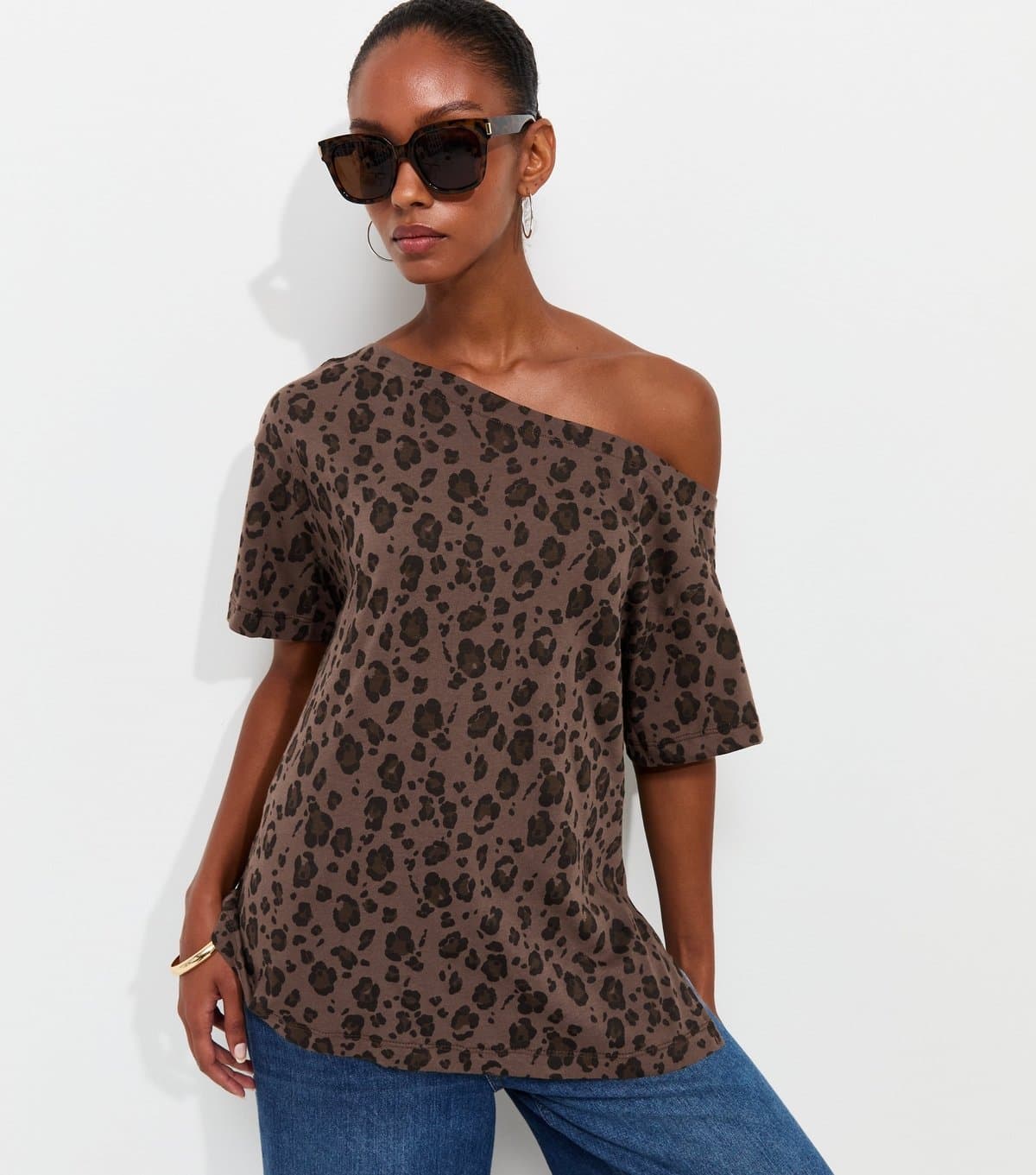 New Look Women's Brown Cotton Leopard Print Off The Shoulder T-Shirt New Look