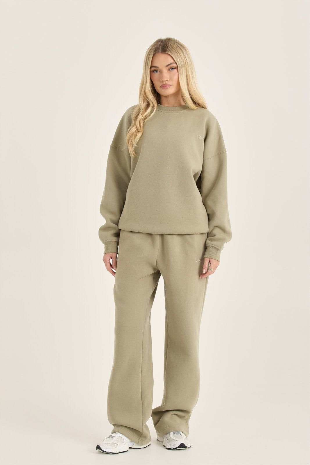 Loom Archives Loom Archives Women's LOOM Oversized Sweatshirt in Pale Green - 4