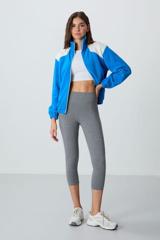 Tommy Life Tommy Life Women's High-Waist Capri Sports Leggings in Grey - 3