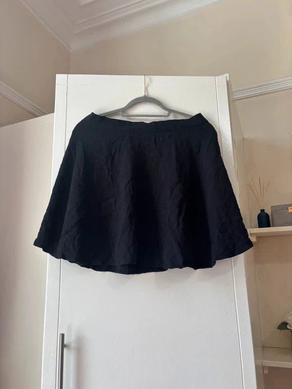 ASOS Asos black floaty skirt 12 14