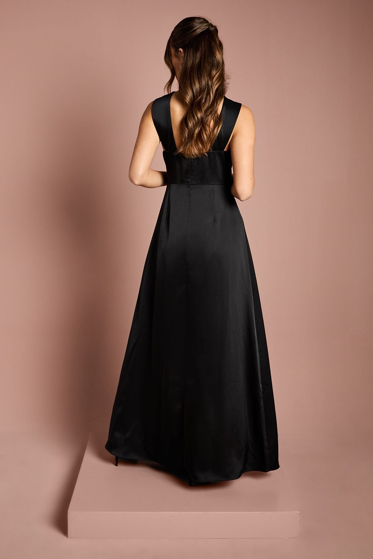 Coast Coast Women's Twisted Halterneck Satin Maxi Bridesmaid Dress in Black - 3