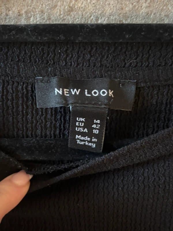 New Look Women’s black t shirt with ruched shoulders