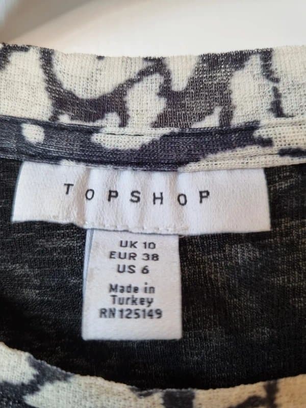 Topshop (N51Jo) Topshop cream black dress with lining- size 10
