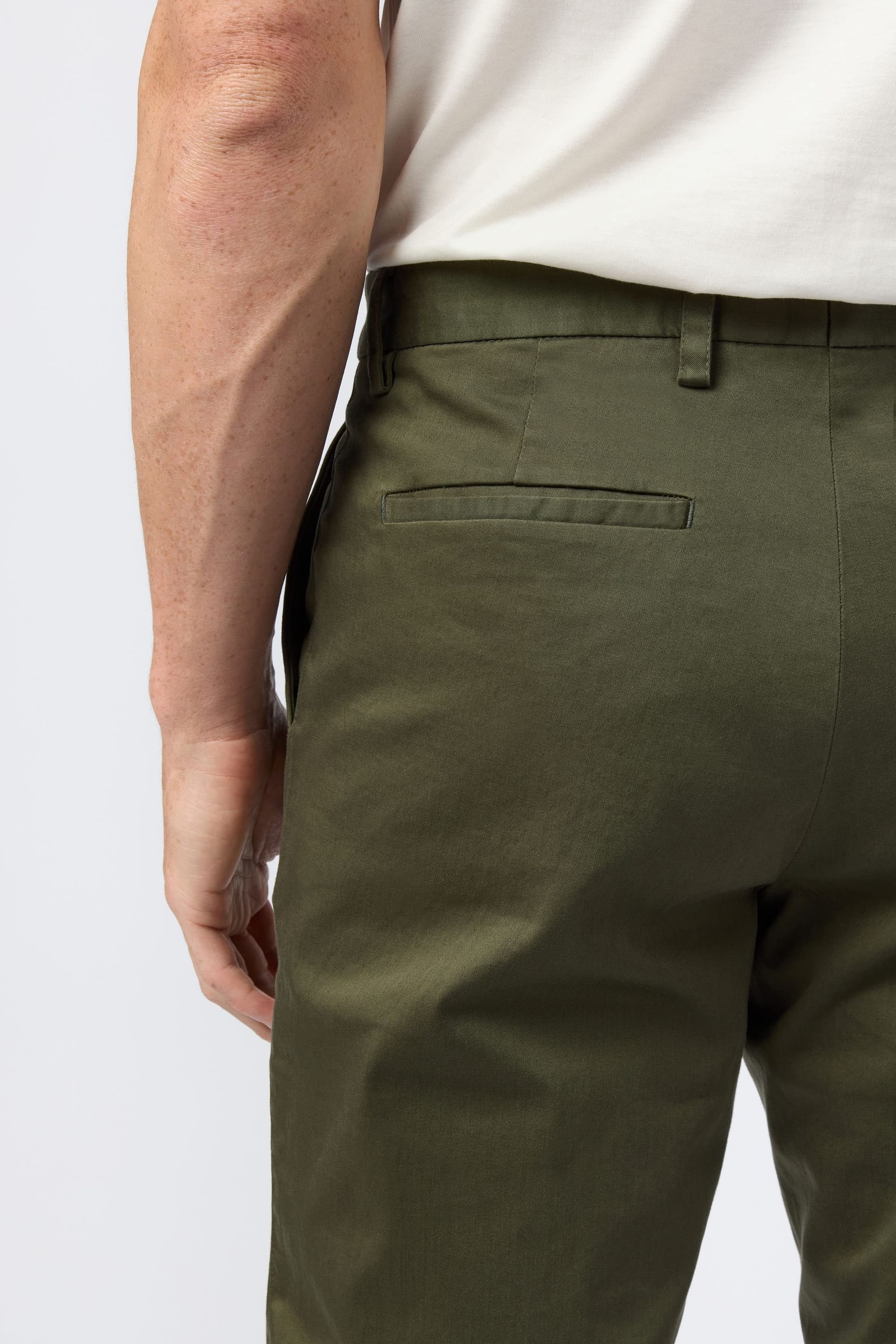 Melka Melka Men's Tailored Fit Chino in Olive - 4