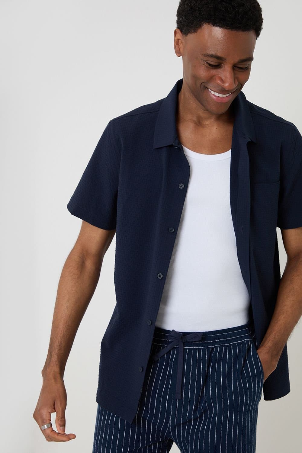 Threadbare Threadbare Men's Boxy Fit Textured Short Sleeve Shirt in Navy