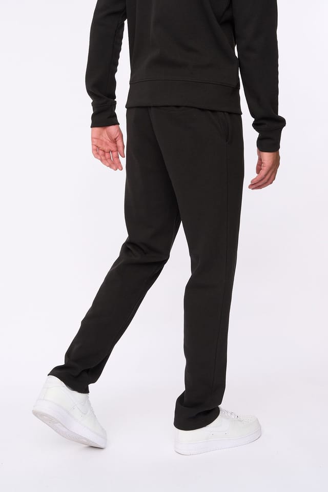 Duck&Cover Duck&Cover Tames Men's Straight-Leg Pintuck Joggers in Black - 2