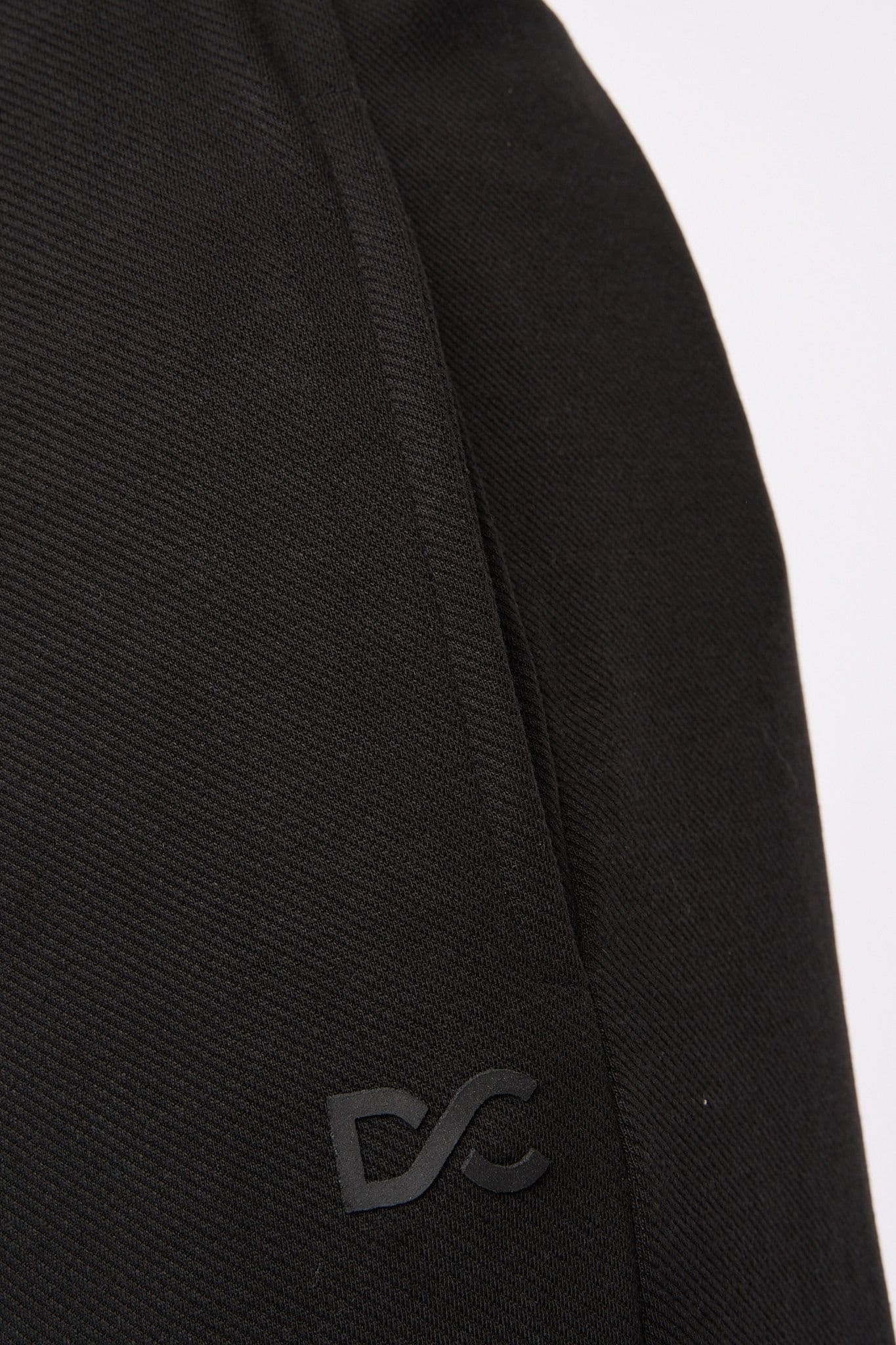 Duck&Cover Duck&Cover Tames Men's Straight-Leg Pintuck Joggers in Black - 4