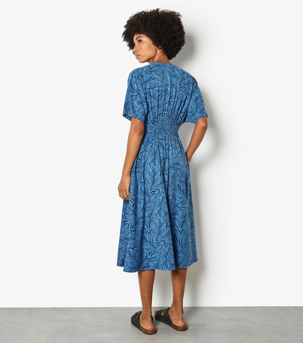 Apricot Women's Blue Leaf Print Midi Shirt Dress Apricot New Look - 4