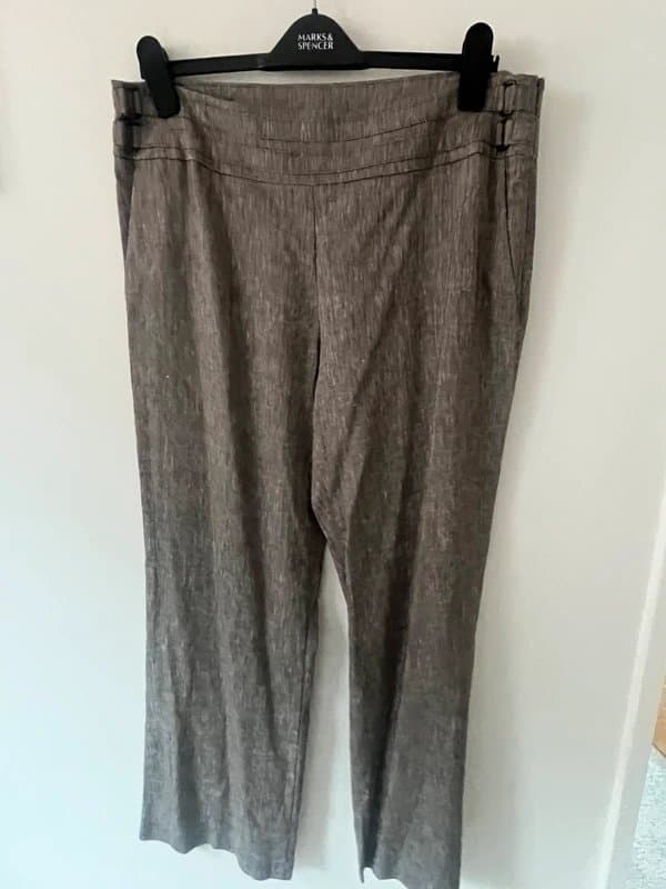 Marks & Spencer Marks & Spencer Italian Fabric Trousers – Size UK 16 – Timeless & Elegant