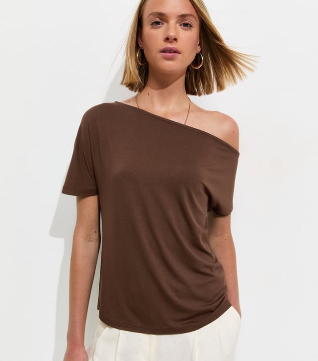New Look Women's Dark Brown Off The Shoulder T-Shirt New Look - 3