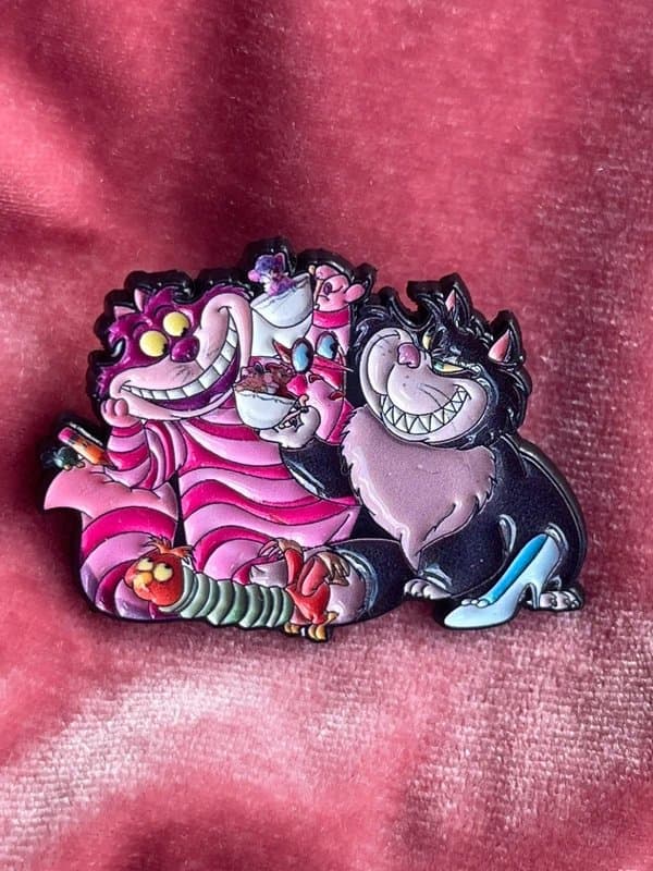 teaparty Lucifer & The Cheshire Cat Mad Hatters Tea Party Cute Cartoon Collectors Pin Badge
