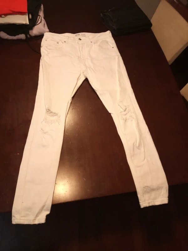 Bershka Pantalones del Bershka blancos rotos.