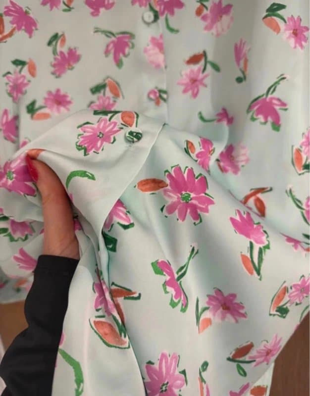 Zara Zara oversized satin shirt.  Size XS but I would say a small S uk8-10 green mint