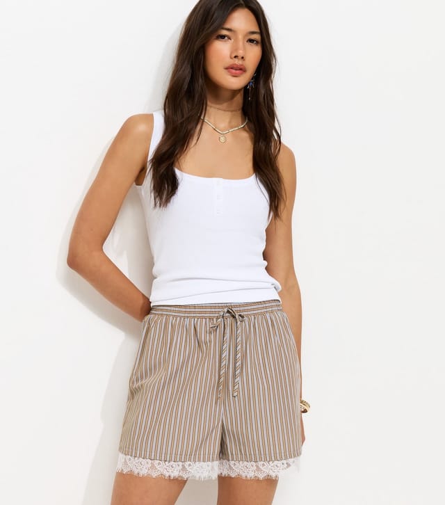 New Look Women's Cream Striped Lace Hem Shorts New Look - 2