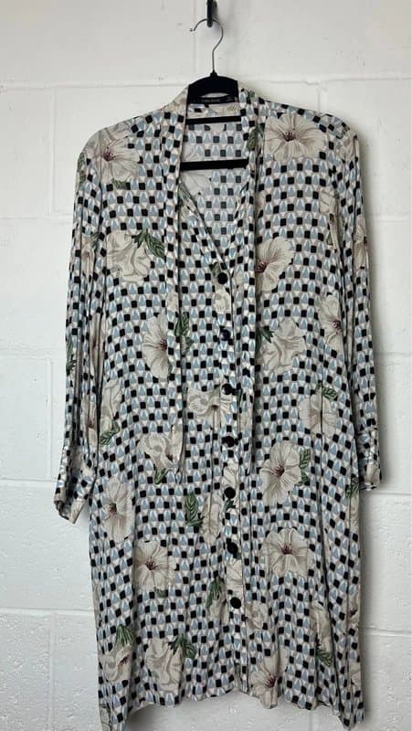 Zara zara dress medium with design and florals