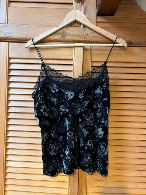 New Look Velvet top with lace - 1