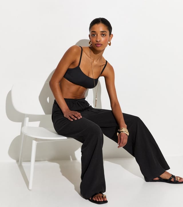 New Look Women's Black Crinkled Wide Leg Beach Trousers New Look - 2
