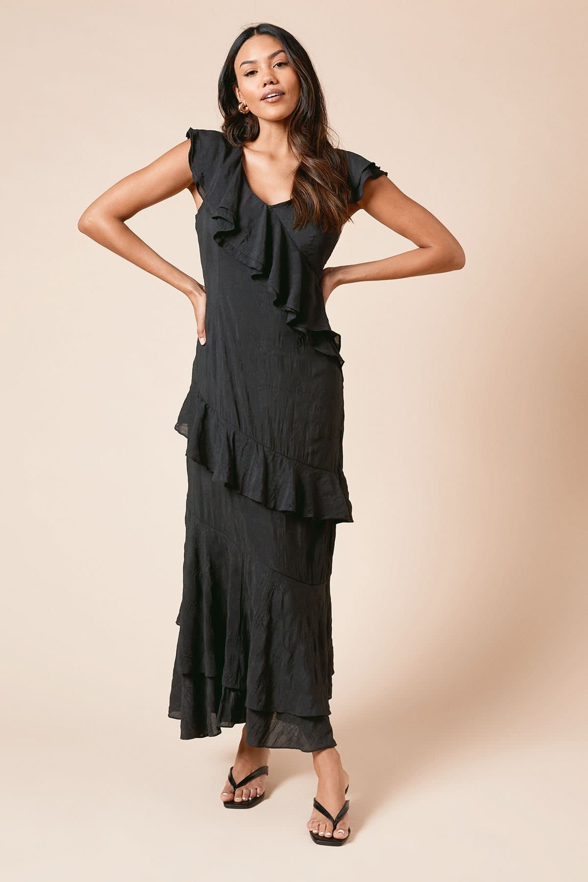 Dorothy Perkins Dorothy Perkins Women's DP Luxe Textured Sleeveless Ruffle Midi Dress in Black