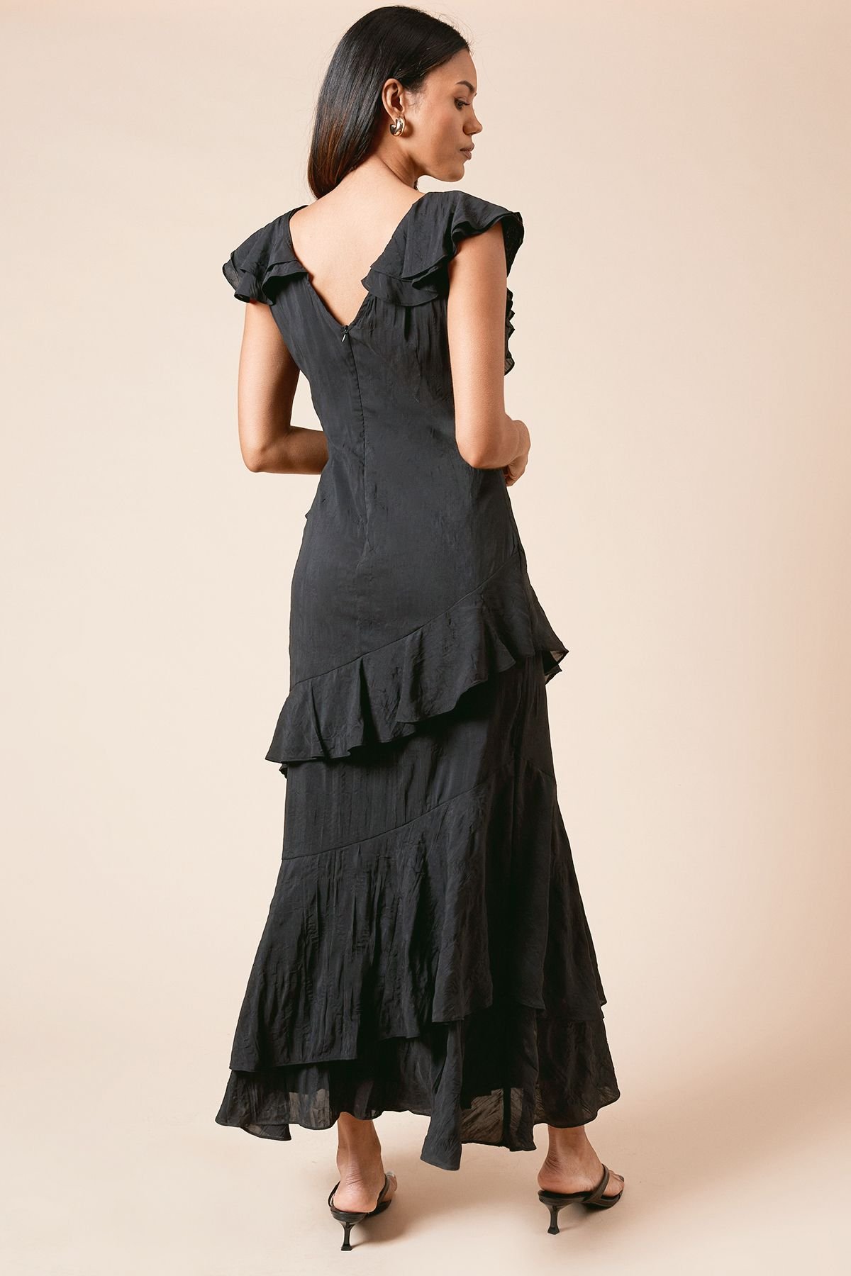 Dorothy Perkins Dorothy Perkins Women's DP Luxe Textured Sleeveless Ruffle Midi Dress in Black - 3