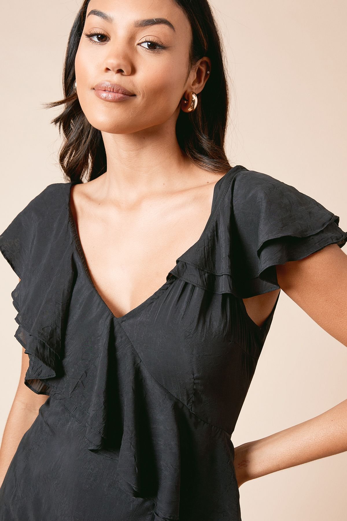 Dorothy Perkins Dorothy Perkins Women's DP Luxe Textured Sleeveless Ruffle Midi Dress in Black - 4