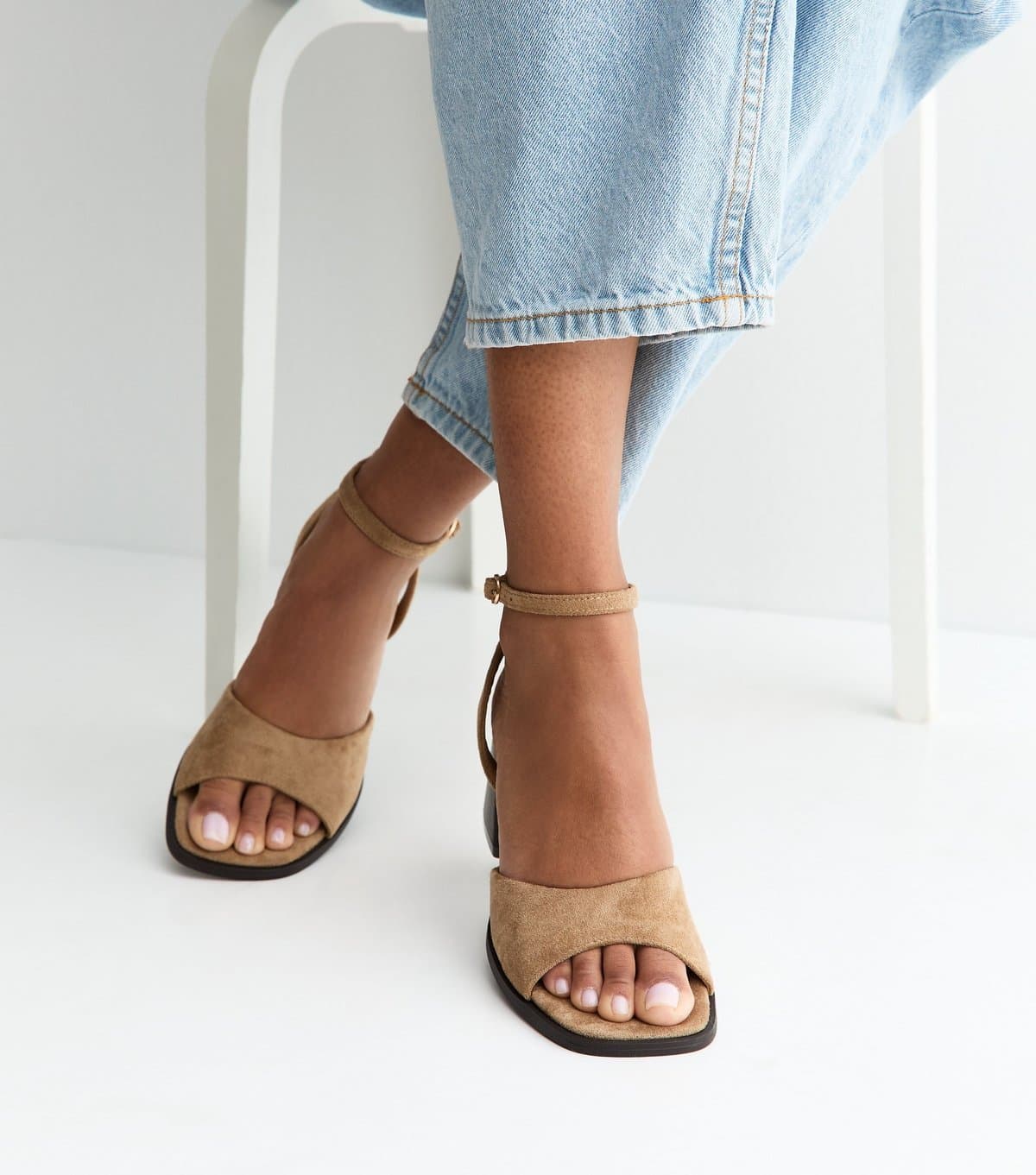 New Look Women's Light Brown Faux Suede Curved Front Block Heel Sandals Vegan New Look