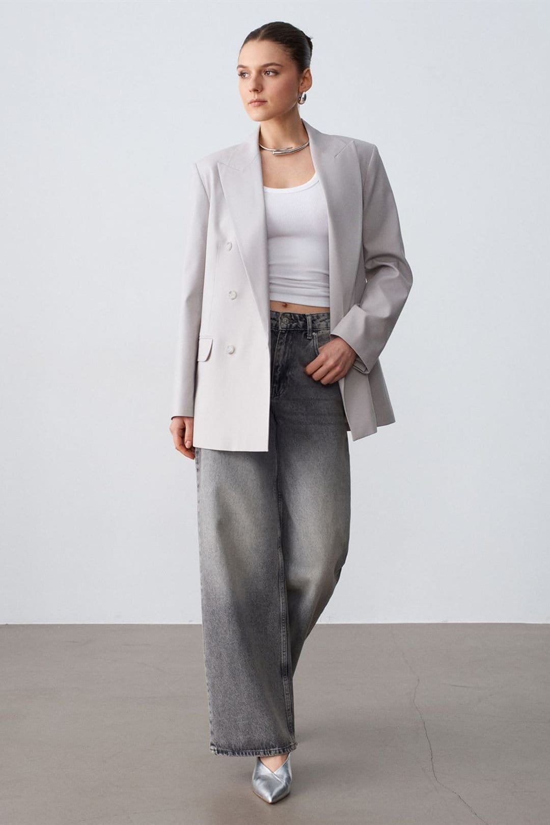 Dilvin Dilvin Women's Long Crepe Blazer Jacket in Light Grey - 4