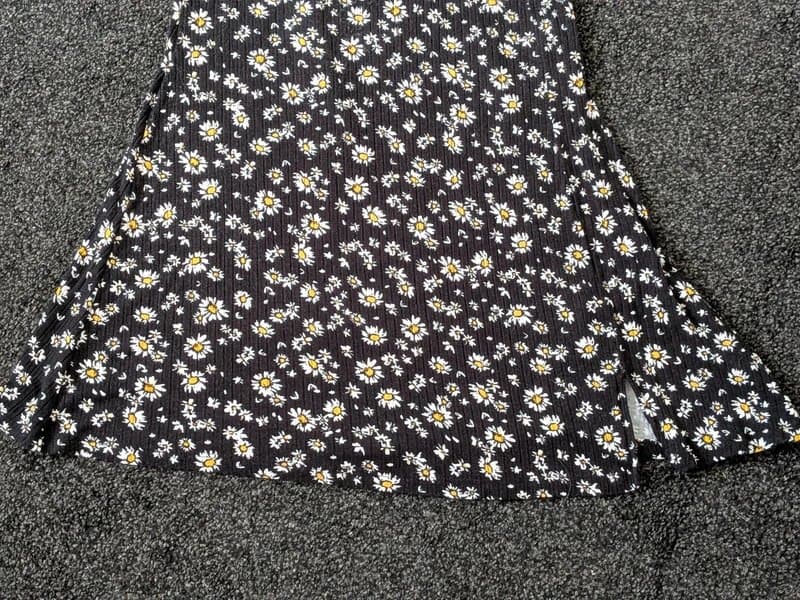 Bershka Ladies Berkshka daisy summer dress size M/L 12 black white yellow flowers