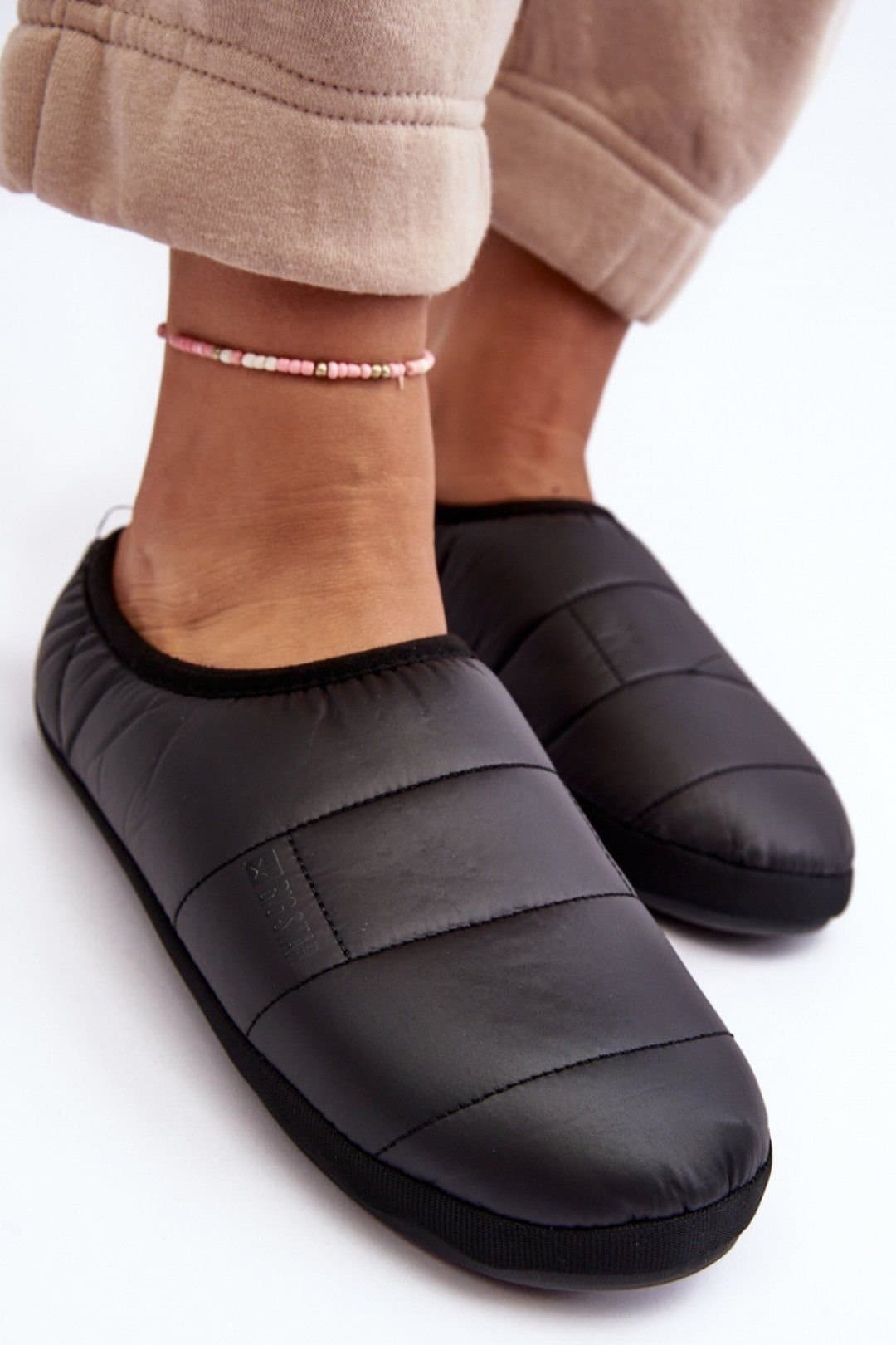 Love Lace Love Lace Women's Big Star Quilted Textile Slippers in Black