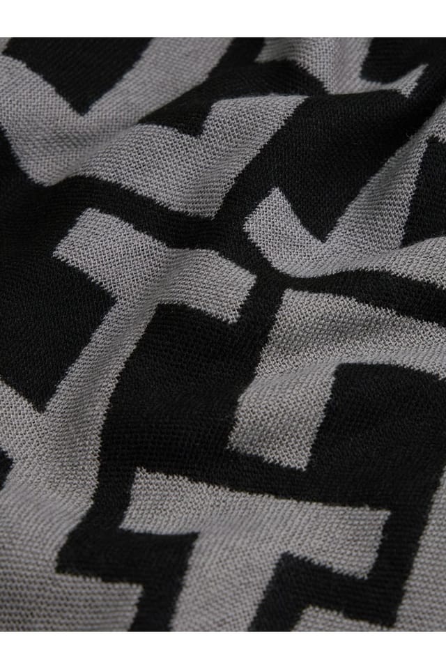 Tommy Hilfiger Tommy Hilfiger Women's TH Monogram Heavy Scarf in Grey - 3