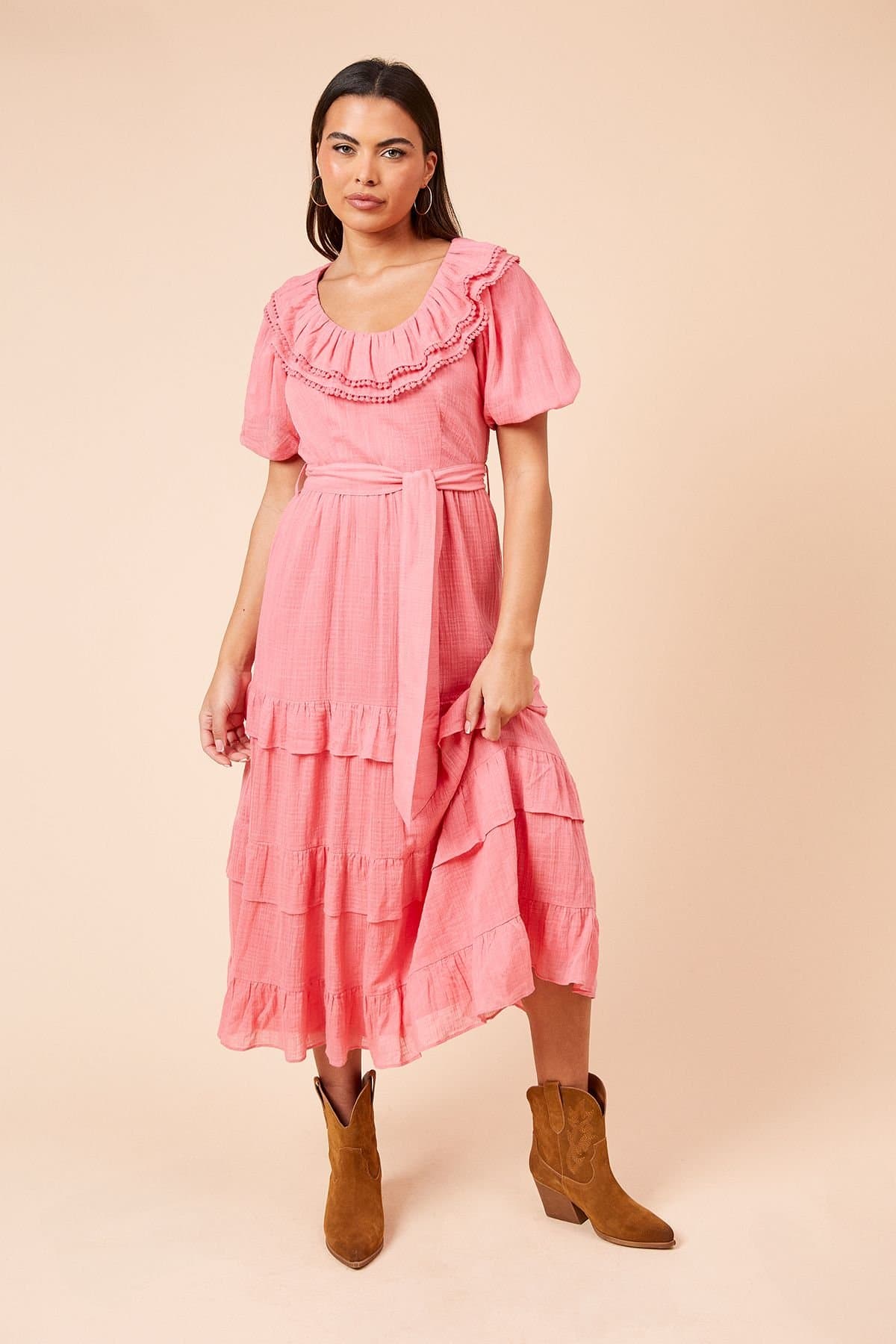 Dorothy Perkins Dorothy Perkins Women's Scoop Neck Ruffle Tiered Midi Dress in Pink
