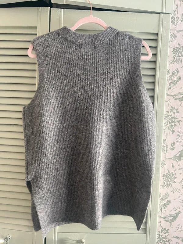 New Look Grey knitted tank top