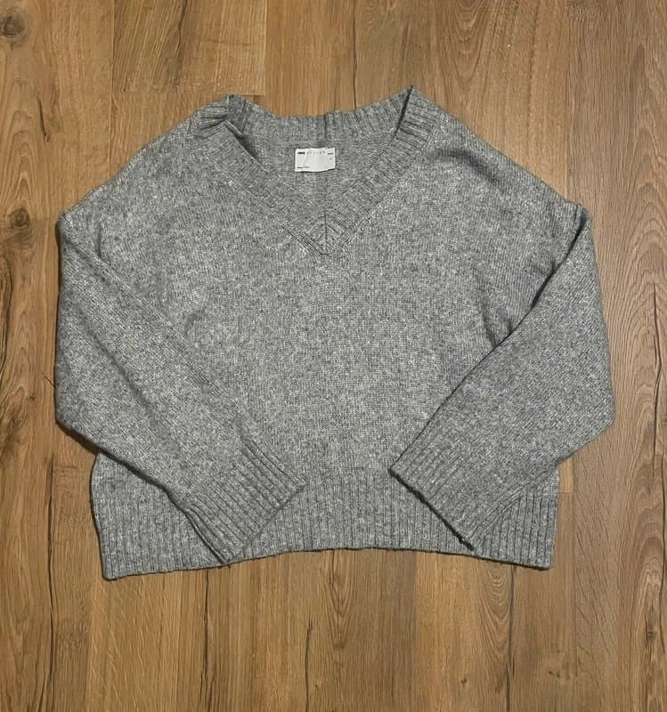 ASOS ASOS grey v-neck jumper size S
