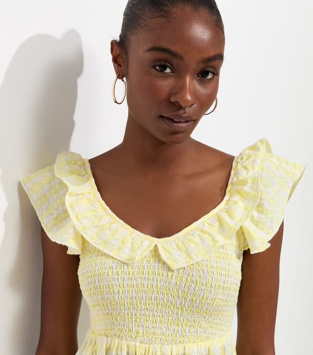 New Look Women's Yellow Cotton Gingham Ruffled Neck Midi Dress New Look - 2