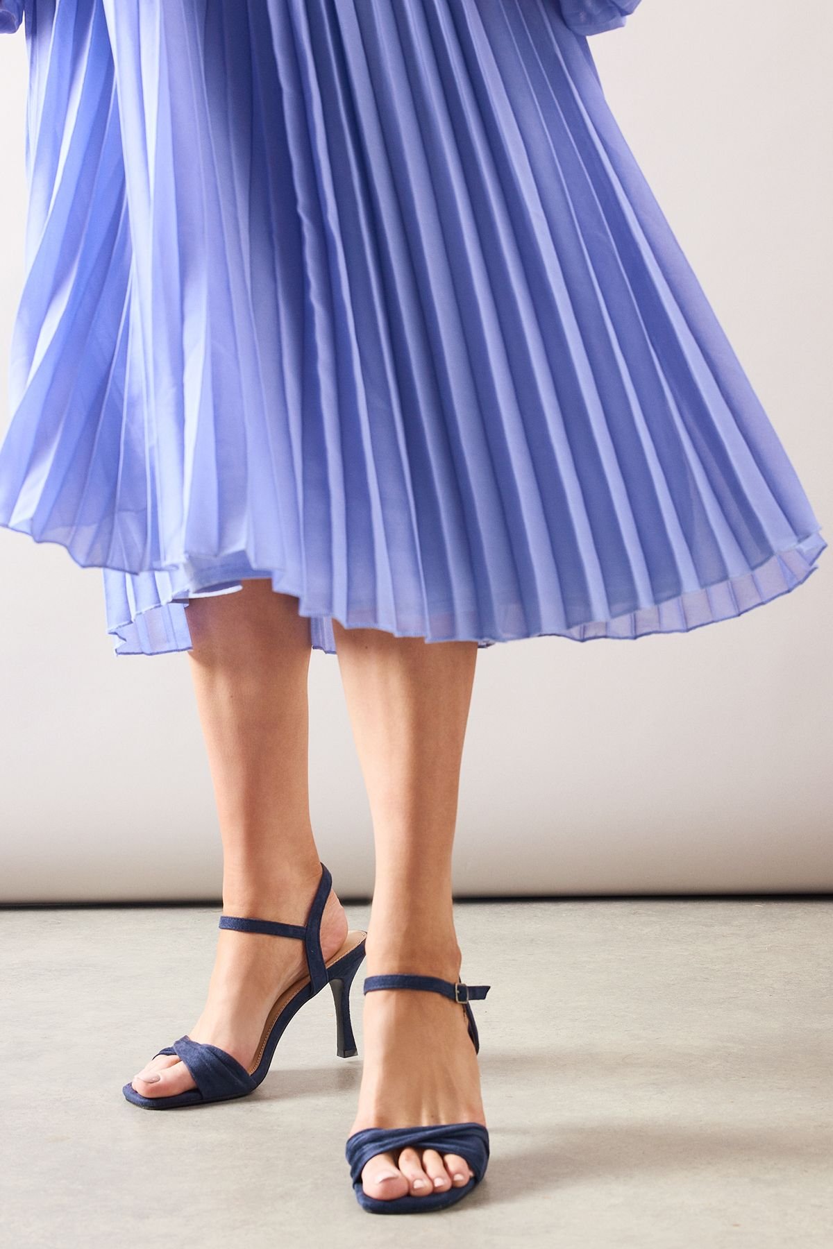 Wallis Wallis Women's Wide Fit Sally Soft Twist Front High Stiletto Heel Sandals in Navy - 2