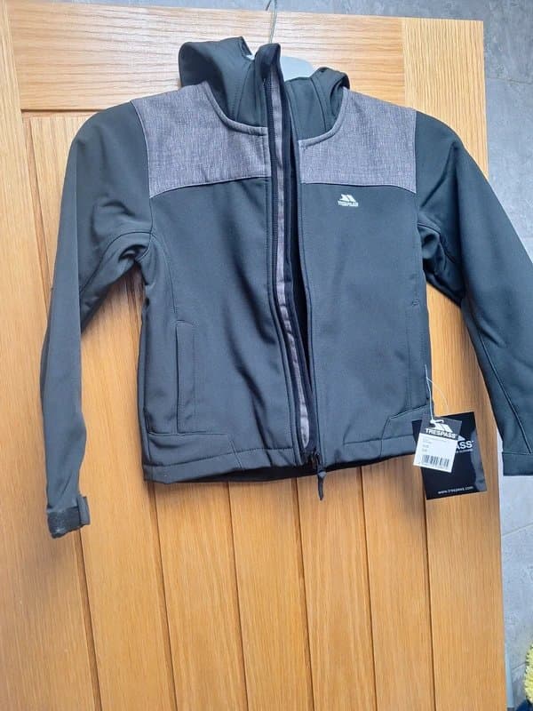 Trespass New Trespass boys jacket 5-6 years kids school casual coat spring trekking hiking zip up gift idea