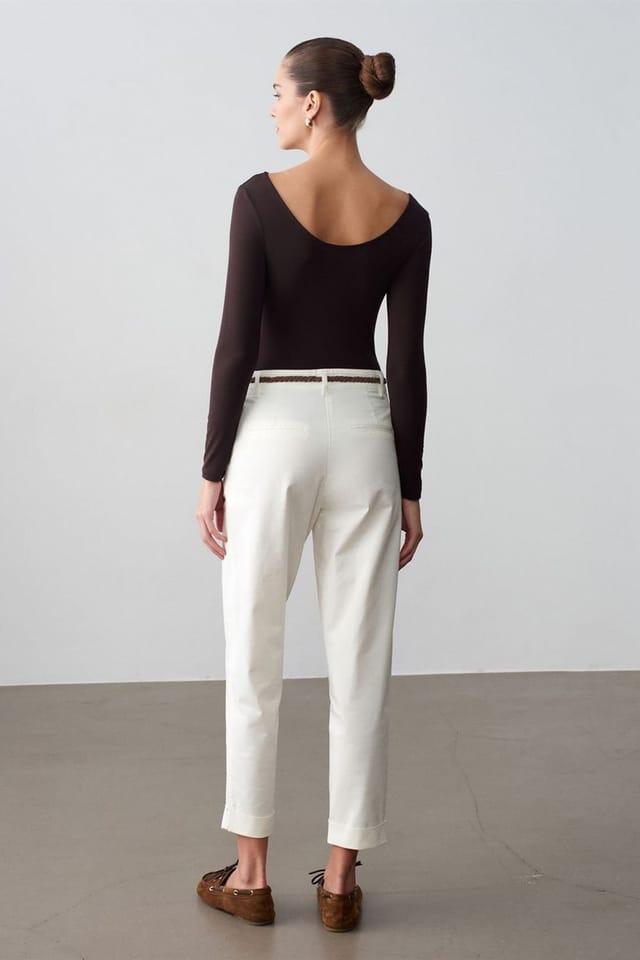 Dilvin Dilvin Women's Belted Straight-leg Gabardine Chinos in Off-White - 2