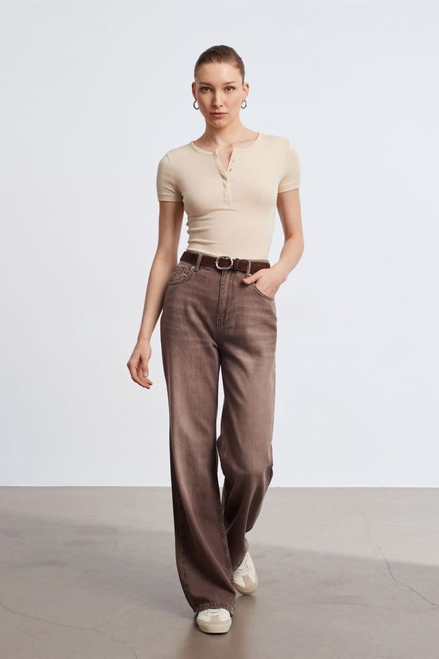 Dilvin Dilvin Women's High-Waist Wide-Leg Cotton Denim Jeans in Brown - 2