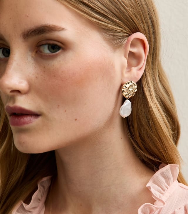 New Look Gold Tone Beaten Circle Faux Pearl Drop Earring New Look - 2