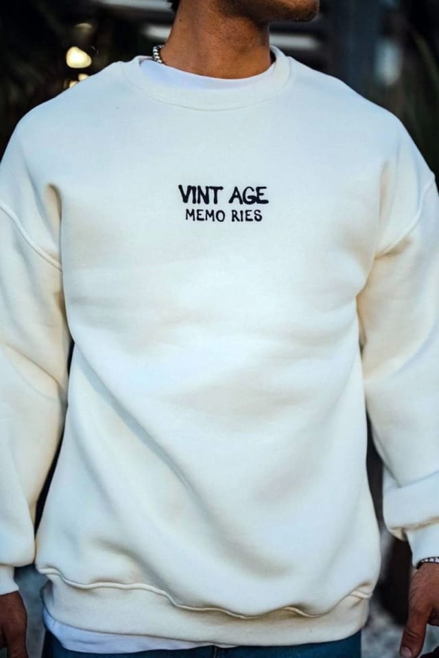 Janes Janes Men's Oversized Text Print Crew Neck Sweatshirt in White - 3