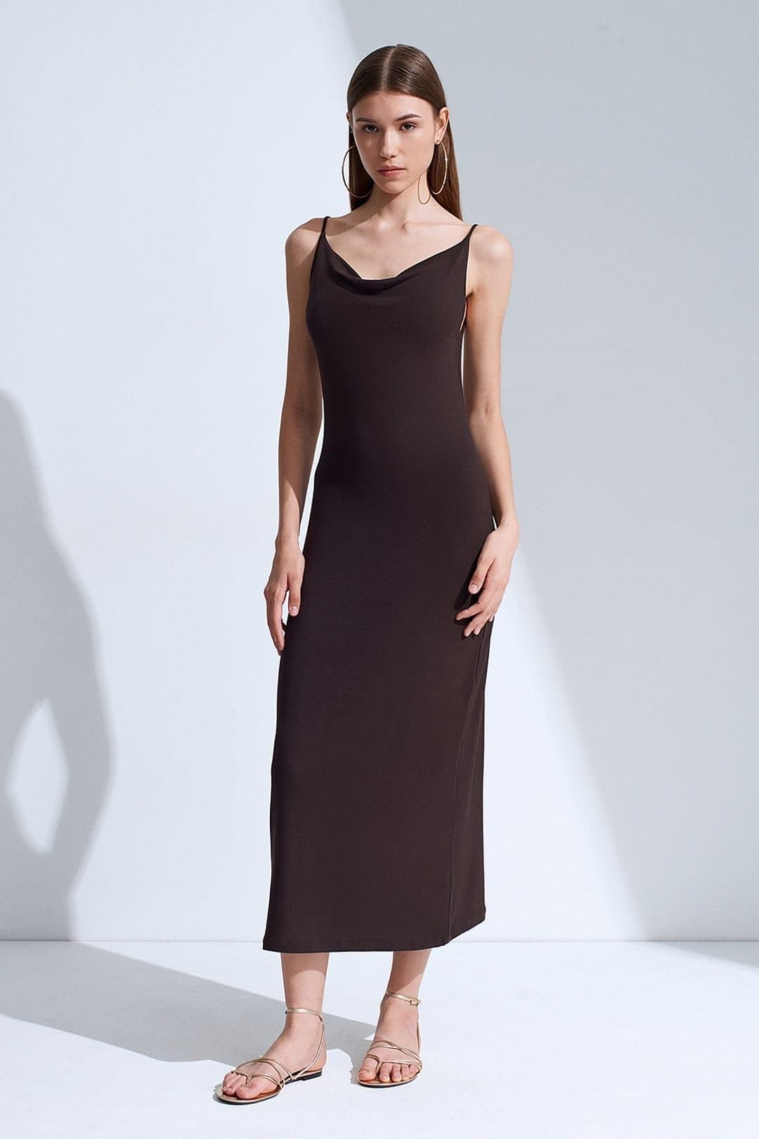 Dilvin Dilvin Women's Sleeveless Midi Slip Dress in Chocolate