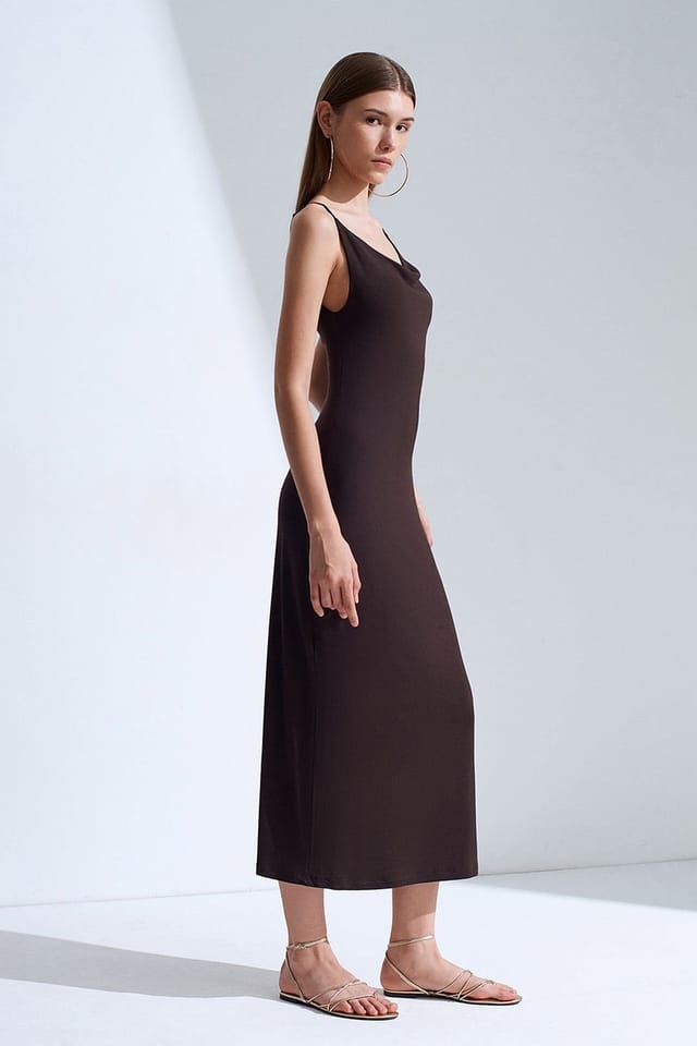 Dilvin Dilvin Women's Sleeveless Midi Slip Dress in Chocolate - 3