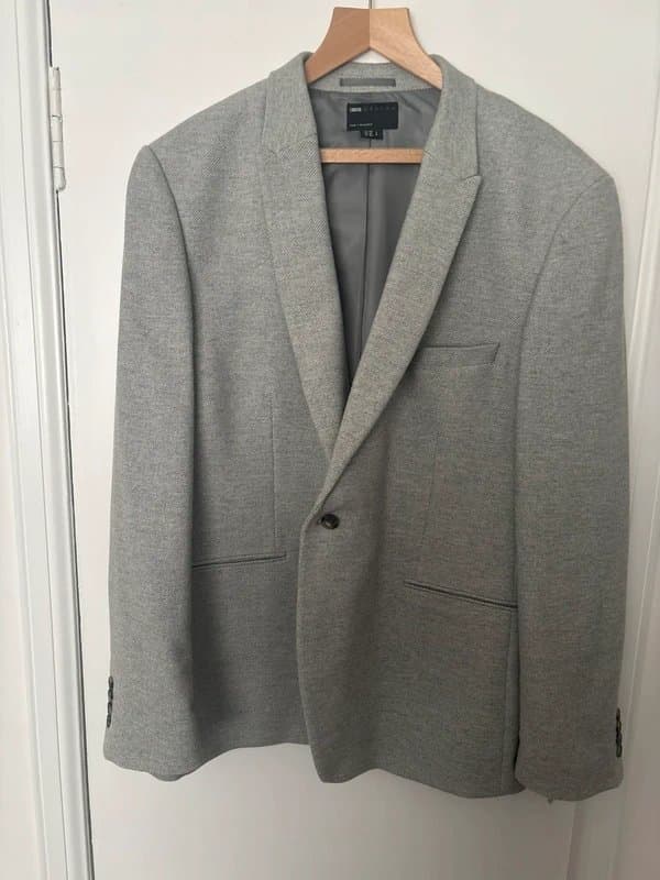 ASOS Design Men’s grey suit jacket