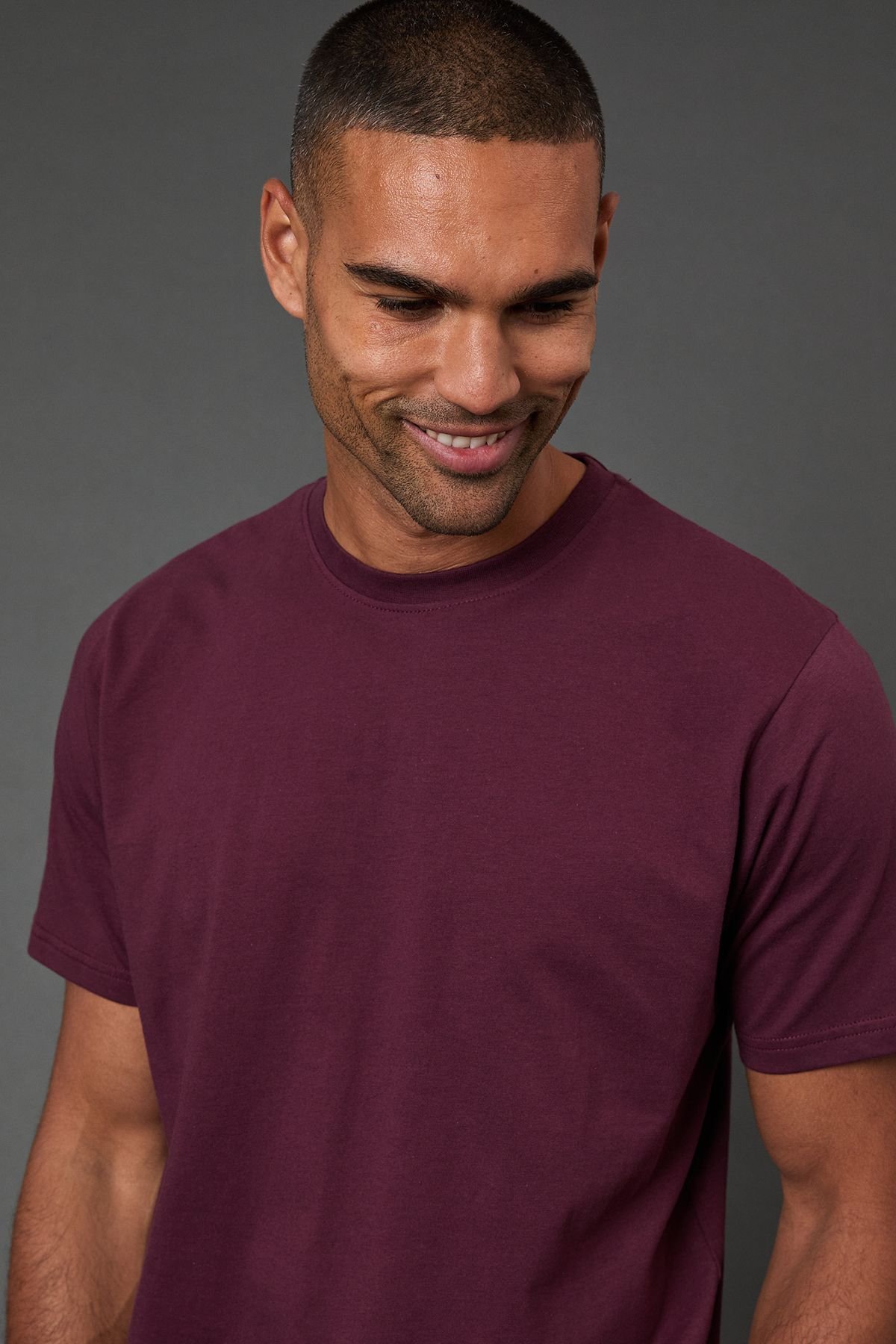 Burton Burton Men's Burgundy Plain Crew Neck T-Shirt - 3